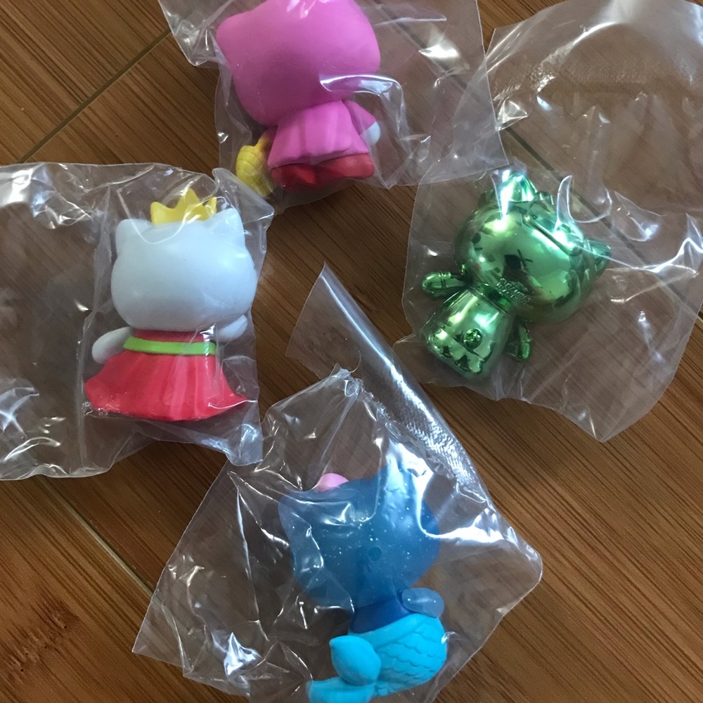 Full set Hello Kitty Mini Collectible Figures - Picture 2 of 8